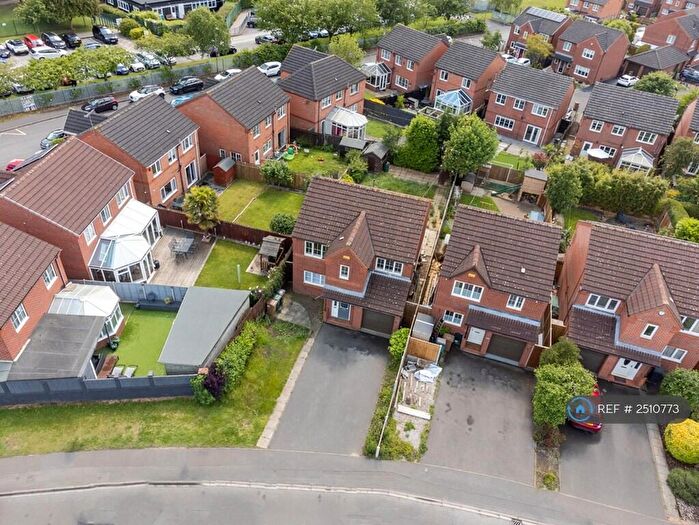 4 Bedroom Detached House To Rent In Coronation Street, Swadlincote, DE11