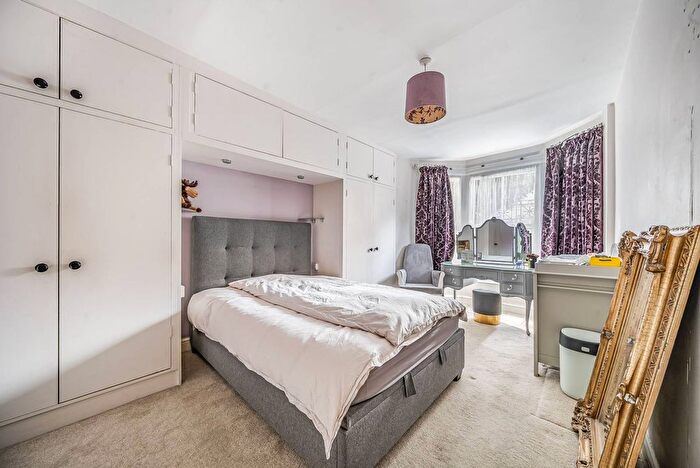 3 Bedroom Flat To Rent In Kingsgate Road, West Hampstead, London, NW6