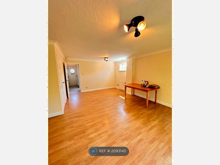 3 Bedroom Semi-Detached House To Rent In Feltham, Feltham, TW13