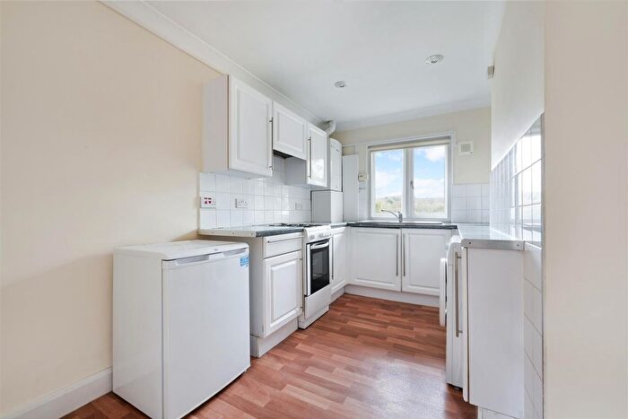 1 Bedroom Flat To Rent In Station Rd, Merstham, Surrey, RH1