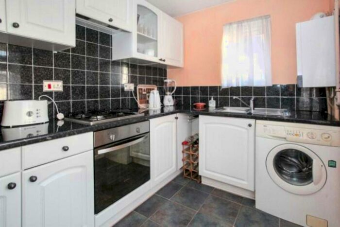 2 Bedroom Apartment To Rent In Dumfries Street, Luton, LU1