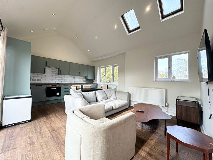 2 Bedroom Flat To Rent In Upper Tulse Hill, London, SW2
