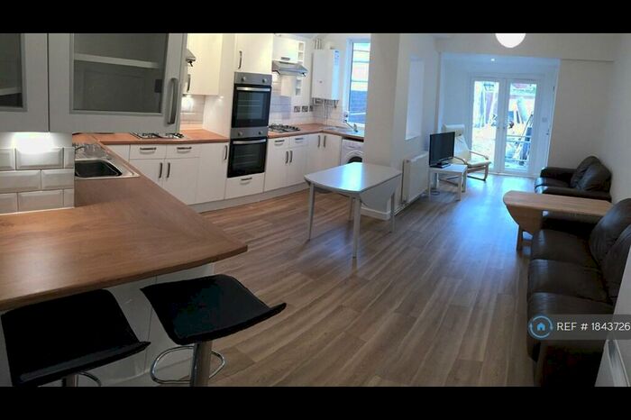 9 Bedroom Terraced House To Rent In Old Tiverton Road, Exeter, EX4