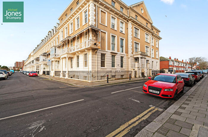 1 Bedroom Flat To Rent In Heene Terrace, Worthing, West Sussex, BN11