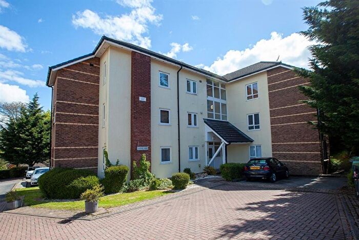 1 Bedroom Apartment For Sale In Rowantree Drive, Thorpe Edge, Bradford, BD10