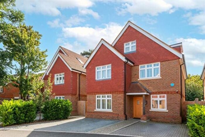5 Bedroom Detached House For Sale In Astor Gardens, Horley, RH6