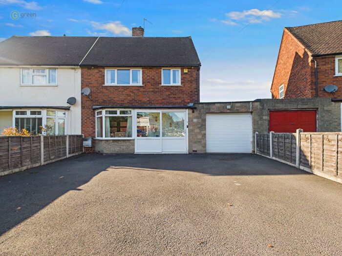 3 Bedroom Semi-Detached House For Sale In Maple Grove, Birmingham, B37