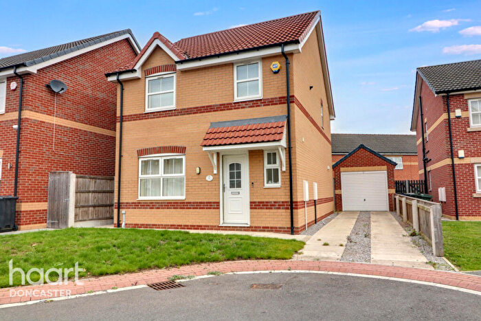 3 Bedroom Detached House For Sale In Middlefield Close, Dunscroft, Doncaster, DN7