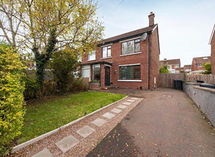 3 Bedroom Semi-Detached House For Sale In Collinward Avenue, Newtownabbey, BT36