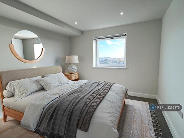 2 Bedroom Flat To Rent In Longfleet Road, Poole, BH15