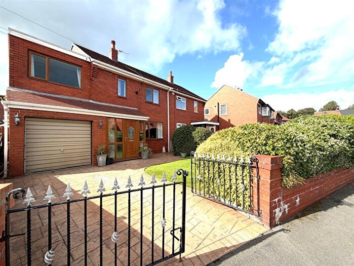 4 Bedroom Semi-Detached House For Sale In Allenby Grove, Westhoughton, Bolton, BL5