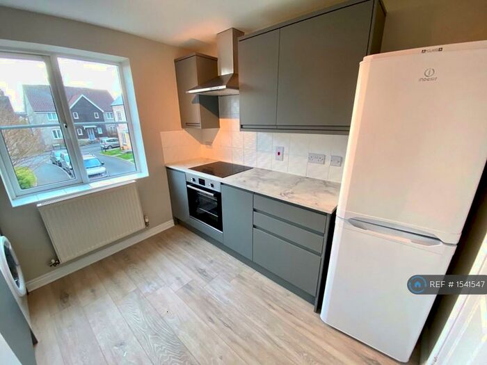 2 Bedroom Flat To Rent In Fishers Mead, Long Ashton, Bristol, BS41