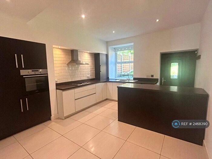 2 Bedroom Terraced House To Rent In Burnley Road, Rossendale, BB4