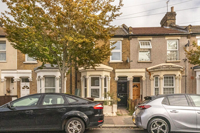5 Bedroom Terraced House To Rent In Cobbold Road, Leytonstone, London, E11