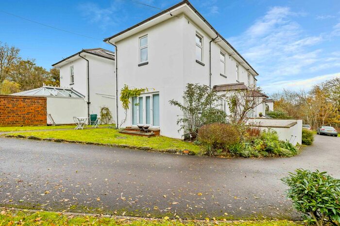 1 Bedroom Flat For Sale In Ref: Sb - Russ Hill, Charlwood, RH6