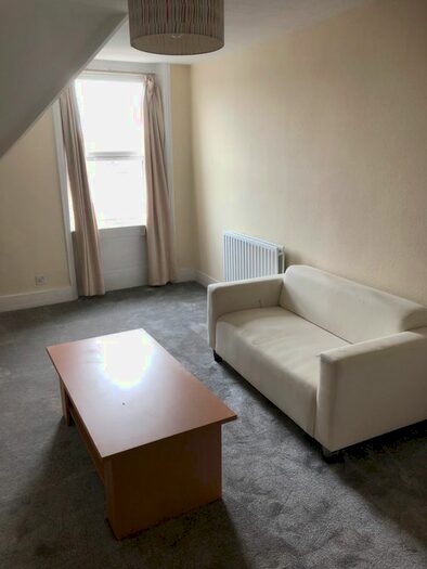1 Bedroom Flat To Rent In Streatham High Road, Streatham, SW16