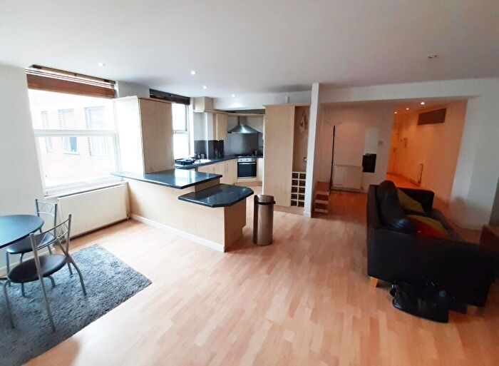 3 Bedroom Apartment To Rent In Barker Gate, Nottingham, NG1