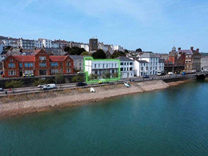 4 Bedroom Town House For Sale In Hampton Terrace, New Road, EX39