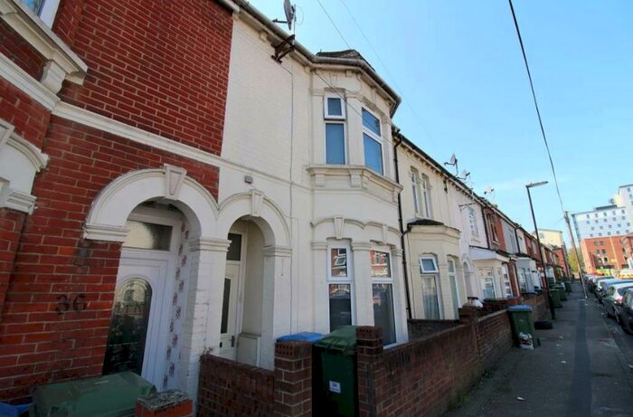 4 Bedroom Terraced House To Rent In Oxford Avenue, Southampton, SO14
