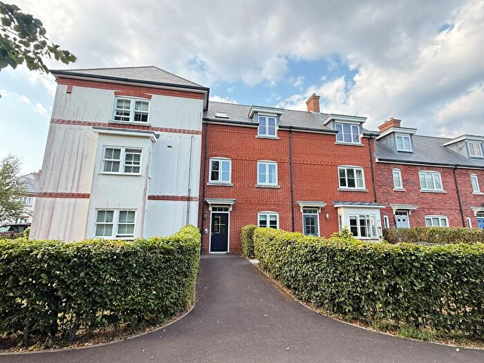 2 Bedroom Flat For Sale In Pottle Walk, Wimborne, BH21