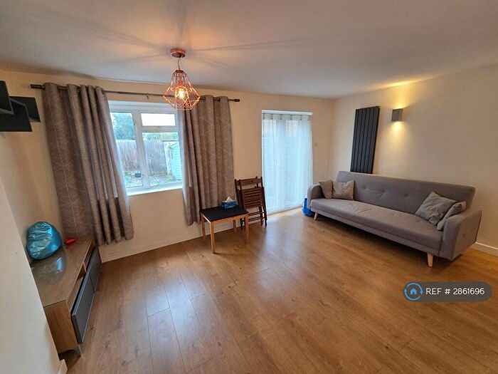 3 Bedroom Terraced House To Rent In Shirley St, London, E16