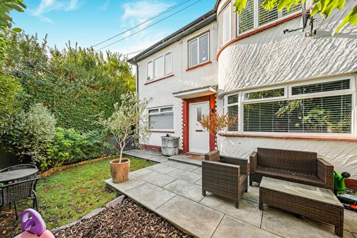 2 Bedroom Flat For Sale In Redesdale Gardens, Isleworth, TW7