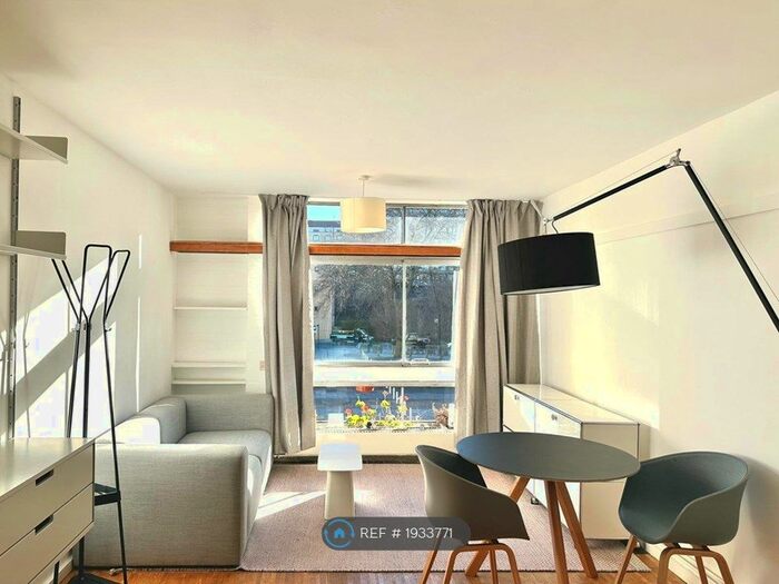 Studio To Rent In Cullum Welch House, London, EC1Y
