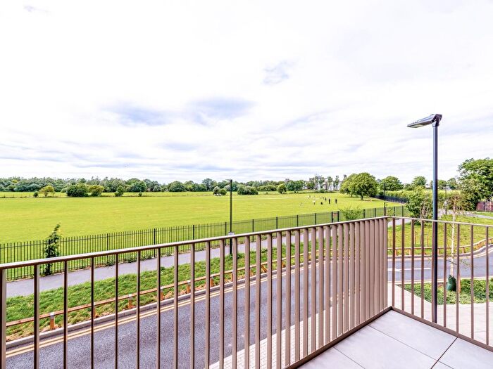2 Bedroom Flat For Sale In Lampton Road, Hounslow, TW3
