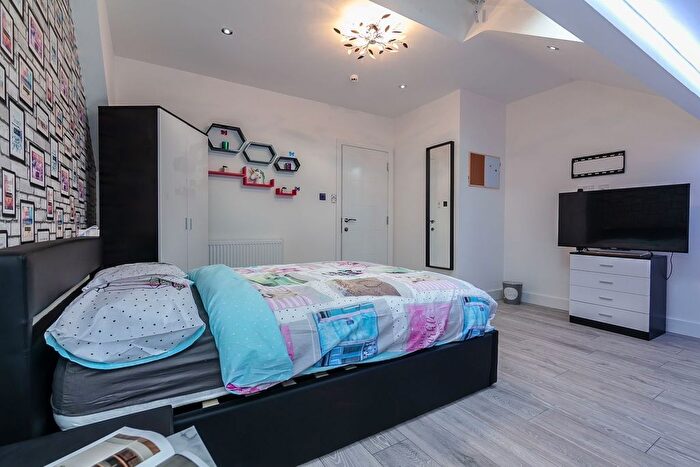 7 Bedroom Semi-Detached House To Rent In Albion Road, Manchester, M14