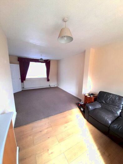 3 Bedroom Semi-Detached House To Rent In Stuart Crescent, Hayes, Greater London, UB3
