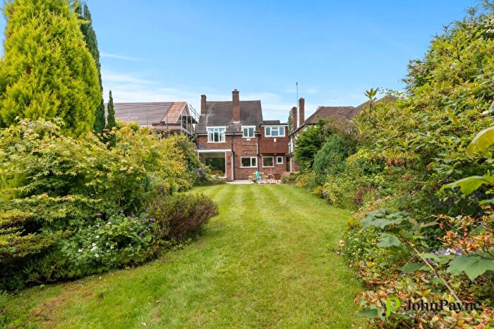 3 Bedroom Detached House For Sale In Armorial Road, Styvechale, Coventry, CV3