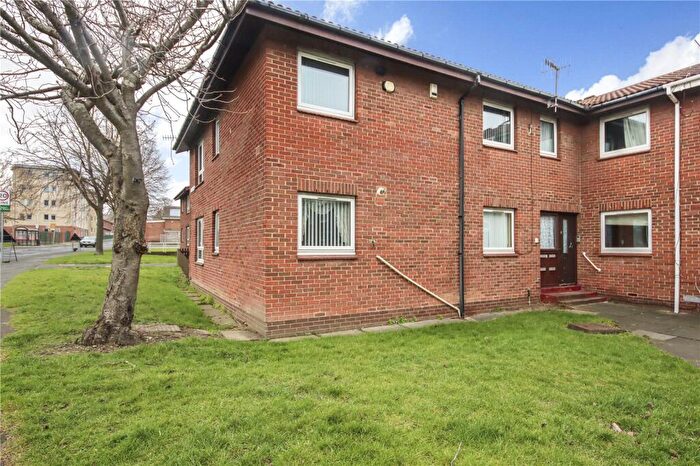 2 Bedroom Flat For Sale In Queens Court, Teams, Gateshead, NE8