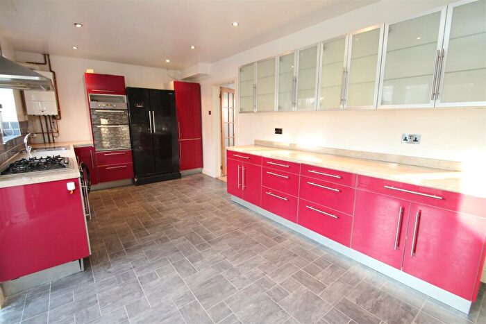 4 Bedroom House To Rent In Barnacres Road, Hemel Hempstead, HP3