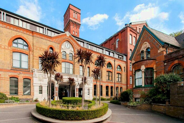 2 Bedroom Flat For Sale In Bow Quarter, Bow, London, E3