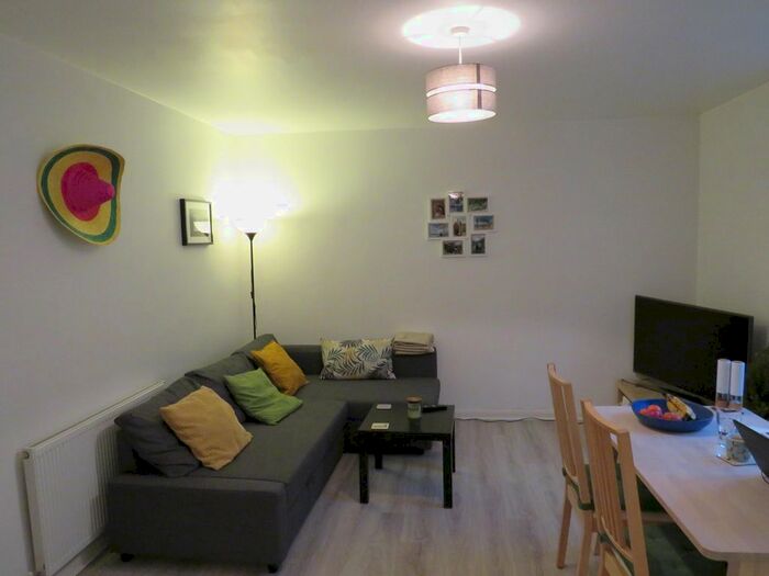 2 Bedroom Flat To Rent In Cathedral Road, Pontcanna, Cardiff, CF11