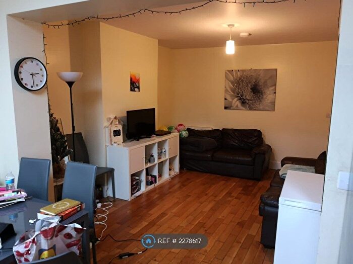 5 Bedroom Semi-Detached House To Rent In Kitchener Road, Southampton, SO17