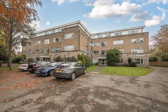 2 Bedroom Flat For Sale In St Anns Court, Hendon, NW4