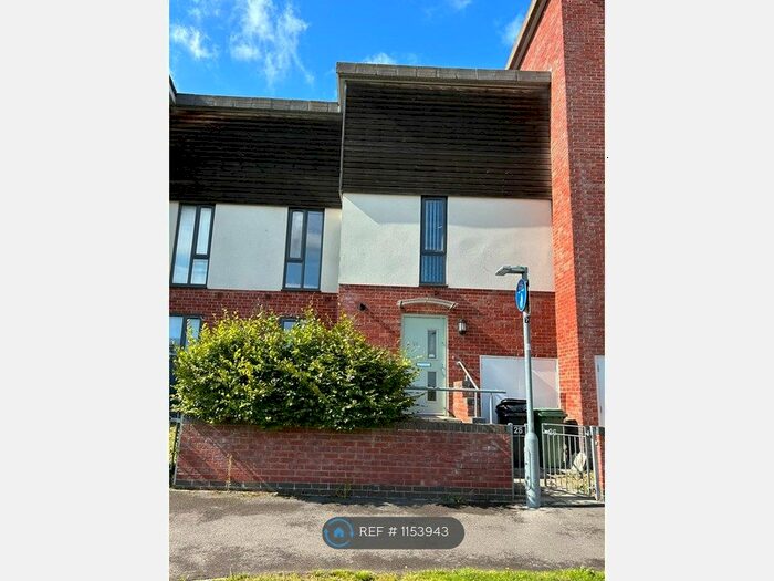 3 Bedroom Terraced House To Rent In Oxford Way, Basingstoke, RG24