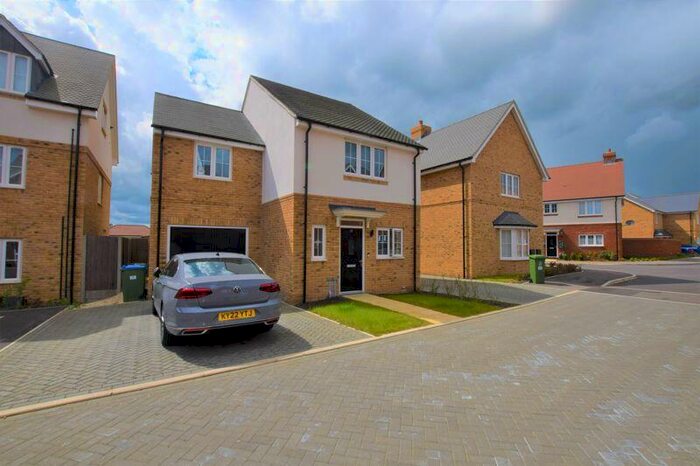3 Bedroom Detached House To Rent In Sedgwick Street, Aylesbury, HP17