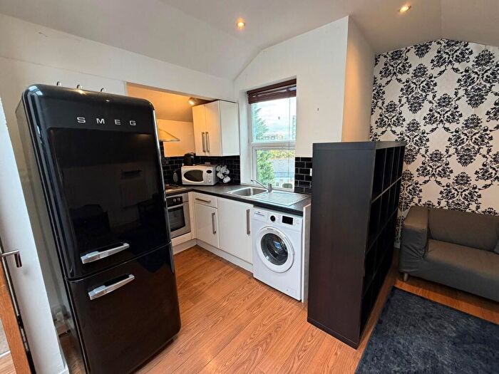 1 Bedroom Apartment To Rent In Wesley Road, Leeds, West Yorkshire, LS12