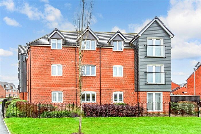 2 Bedroom Flat For Sale In Sandpiper Road, Chichester, West Sussex, PO20