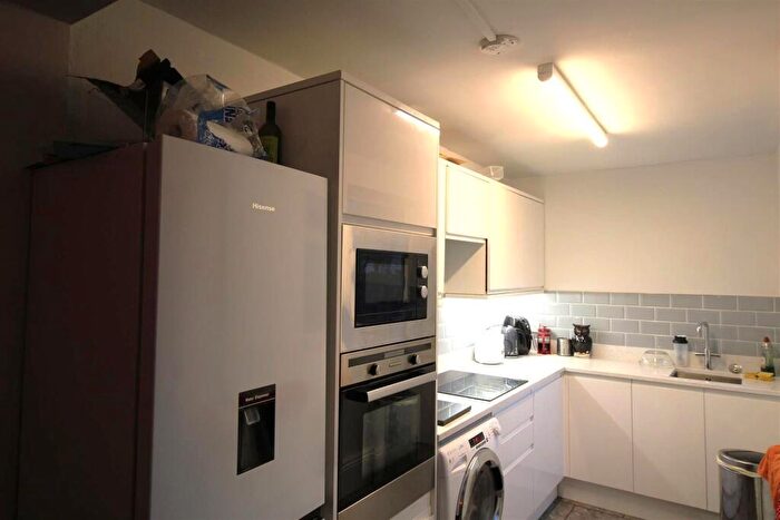 4 Bedroom House To Rent In Cromwell Street, Nottingham, NG7