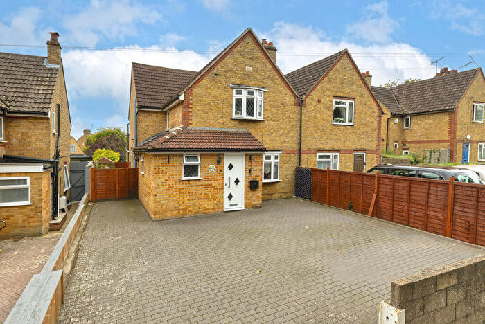 3 Bedroom Semi-Detached House For Sale In Tonbridge Road, Maidstone, Kent, ME16
