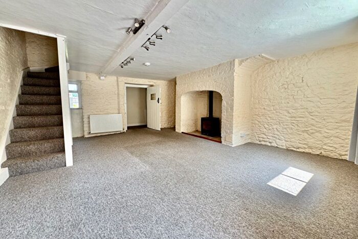 3 Bedroom Terraced House For Sale In East Street, Wareham, BH20