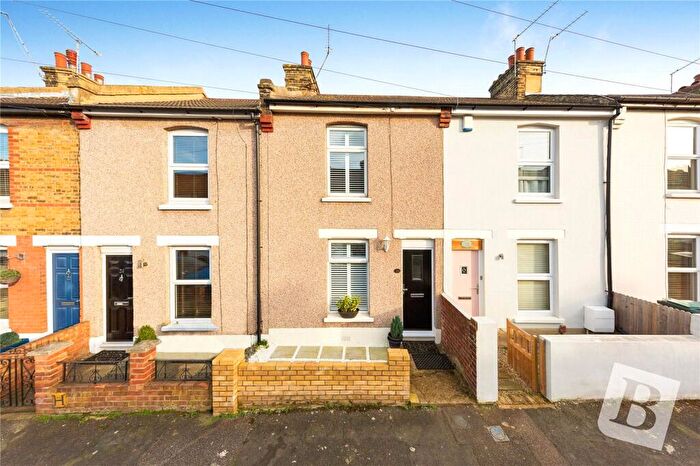 2 Bedroom Terraced House For Sale In Mead Road, Gravesend, Kent, DA11