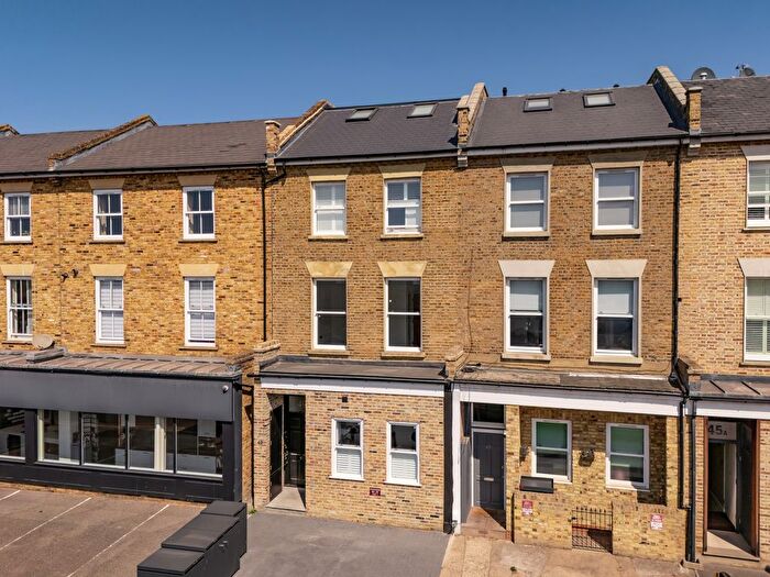 2 Bedroom Flat For Sale In Kingston Road, Wimbledon, London, SW19