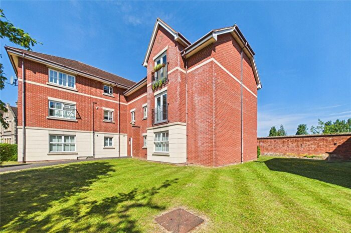 2 Bedroom Flat For Sale In Sherborne Road, Basingstoke, Hampshire, RG21