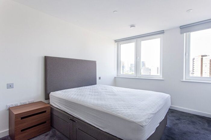 2 Bedroom Flat To Rent In Eagle Point, City Road, London, EC1V