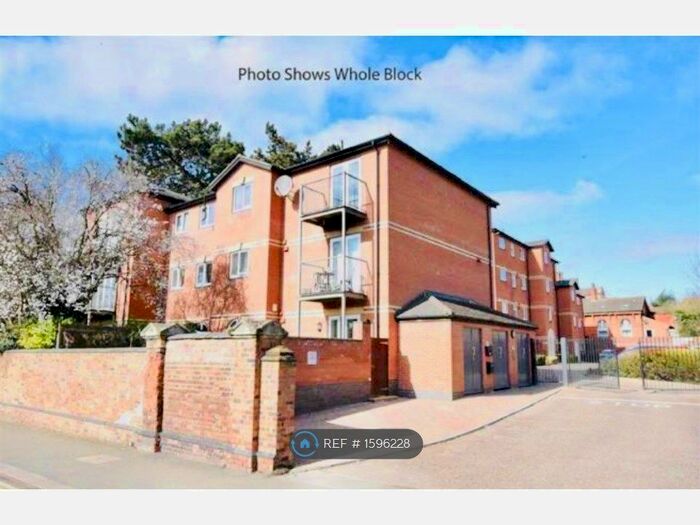 3 Bedroom Flat To Rent In The Pines, Wellingborough, NN8