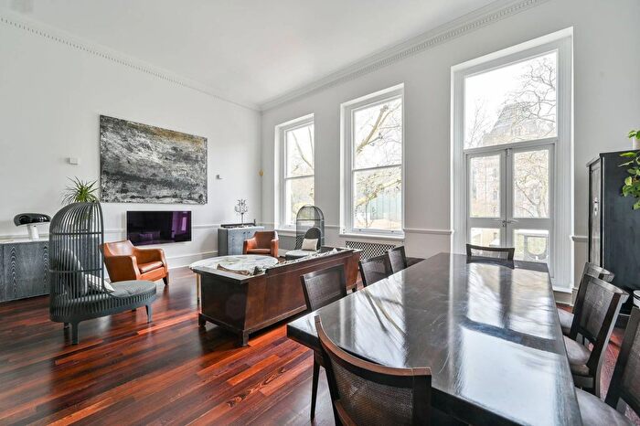 4 Bedroom Flat To Rent In Queens Gate, South Kensington, London, SW7